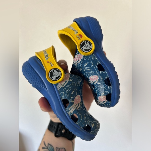 SpongeBob Crocs Size 4/5 - Picture 5 of 7